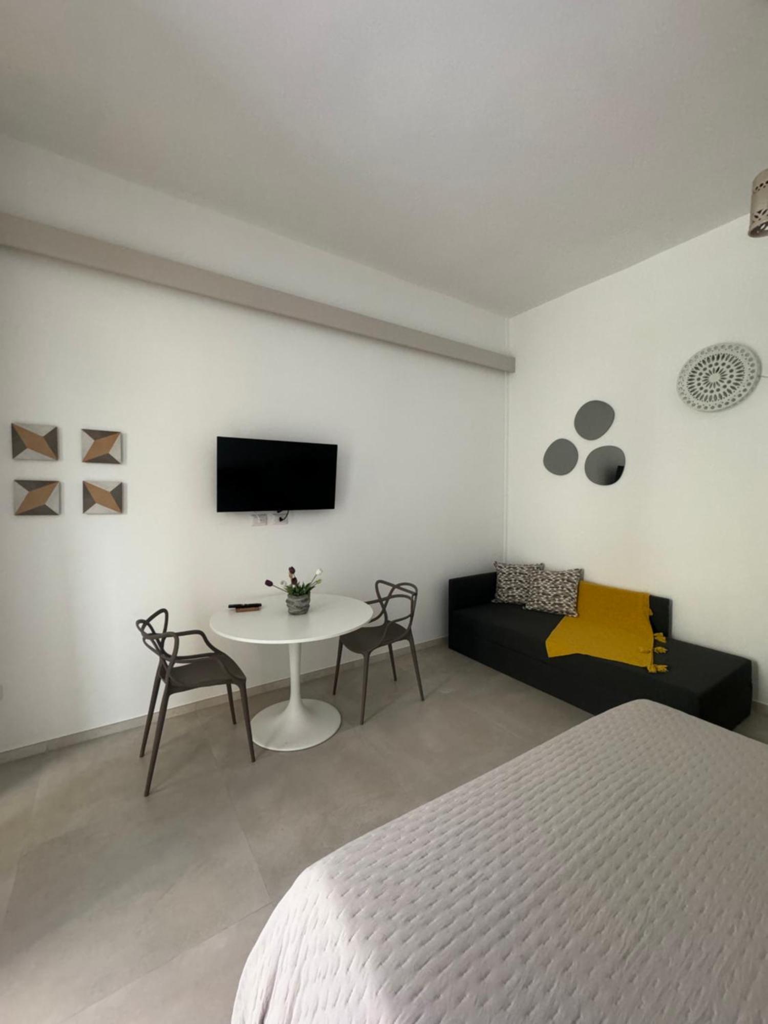 Zefiro Suites Lecce Extérieur photo